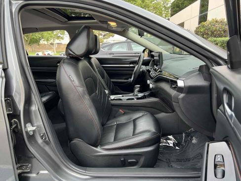 Used 2023 Nissan Altima 2.5 SR w/ SR Premium Package image 32