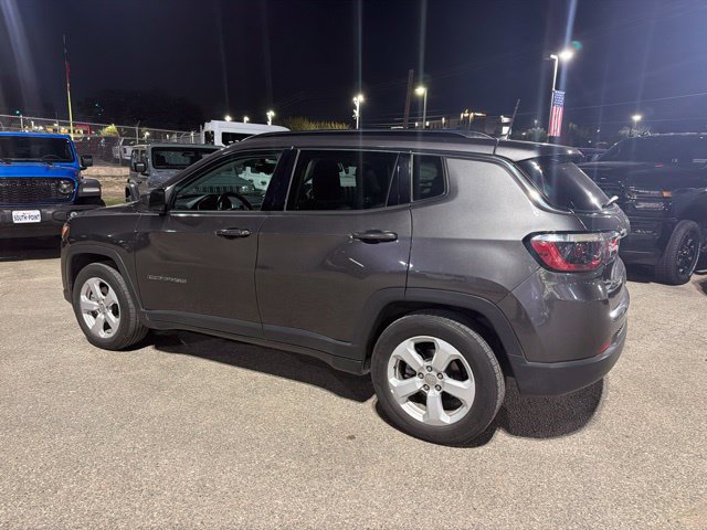 Used 2021 Jeep Compass Latitude w/ Sun and Sound Group FWD image 3