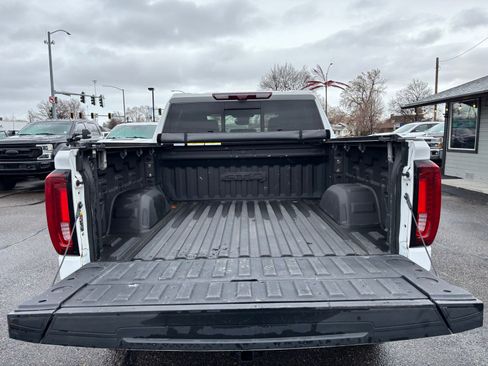 Used 2023 GMC Sierra 1500 AT4 w/ Technology Package image 11