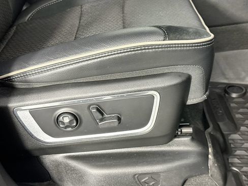 Used 2020 RAM 1500 Laramie w/ Sport Appearance Package AWD/4WD image 23