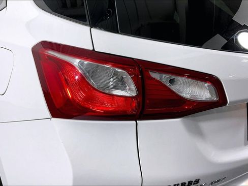 Used 2018 Chevrolet Equinox LT image 38