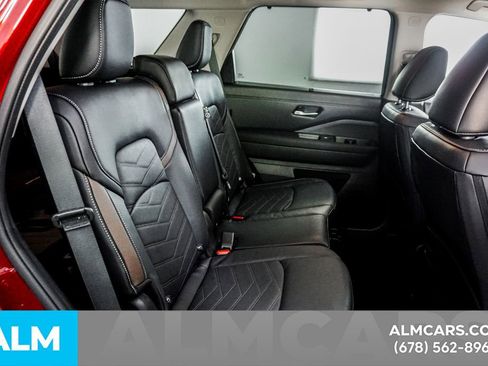 Used 2025 Nissan Pathfinder Platinum w/ Cargo Package AWD/4WD image 20