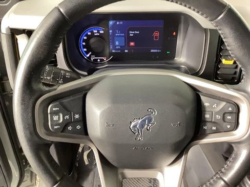 Used 2022 Ford Bronco Badlands image 23