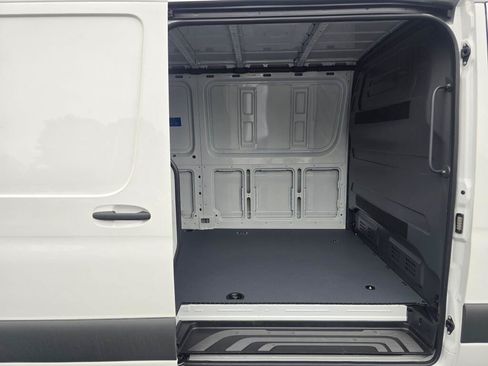 New 2026 Mercedes-Benz Sprinter 2500 image 18