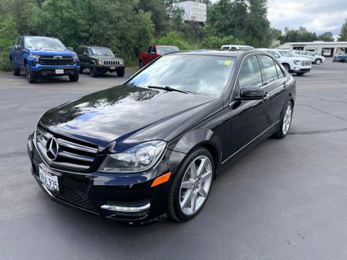 Used 2014 Mercedes-Benz C 250 Sport image 2
