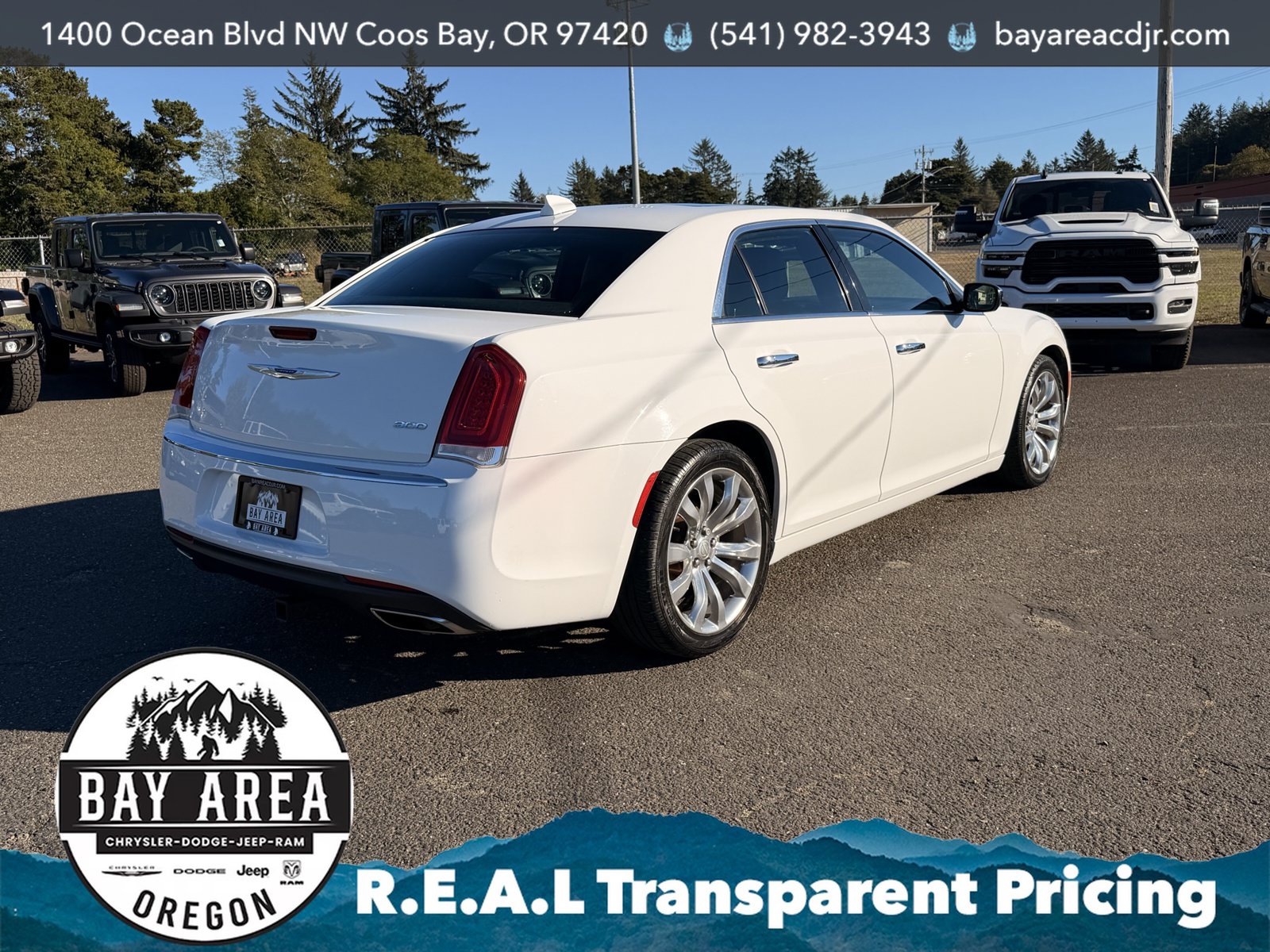 Used 2019 Chrysler 300 Limited w/ Light Group RWD image 6