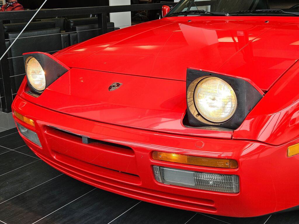 Used 1990 Porsche 944 Cabriolet RWD image 11