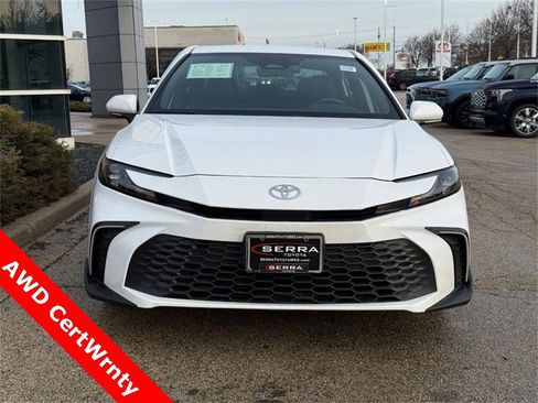 Used 2025 Toyota Camry SE image 8