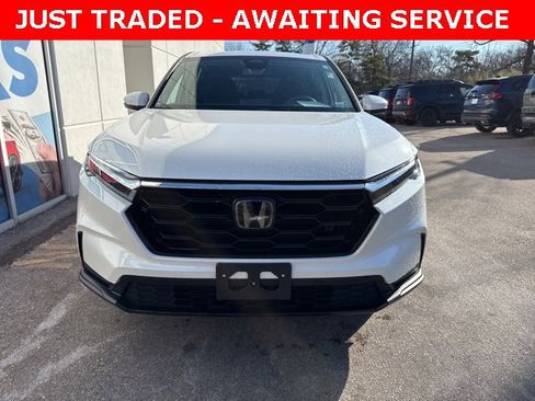 Used 2023 Honda CR-V EX image 2