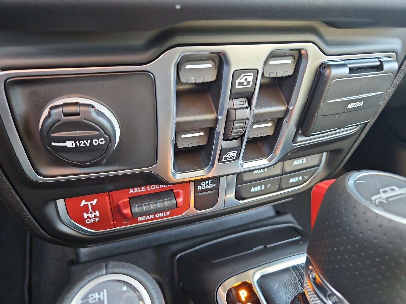 New 2026 Jeep Gladiator Mojave w/ Safety Group AWD/4WD image 28