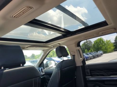 Used 2019 Ford Expedition Max Platinum AWD/4WD image 7