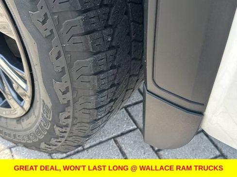 Used 2024 GMC Sierra 1500 Denali w/ Technology Package AWD/4WD image 15