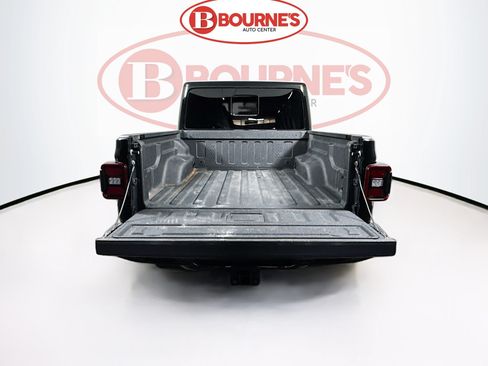 Used 2021 Jeep Gladiator Overland AWD/4WD image 25