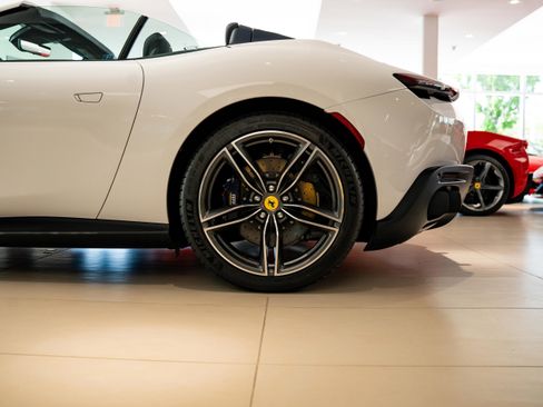 Used 2024 Ferrari Roma Spider image 46