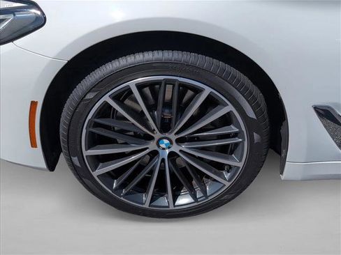 Used 2023 BMW 530i w/ Convenience Package image 26