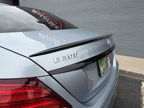 Used 2017 Mercedes-Benz E 300 4MATIC image 8