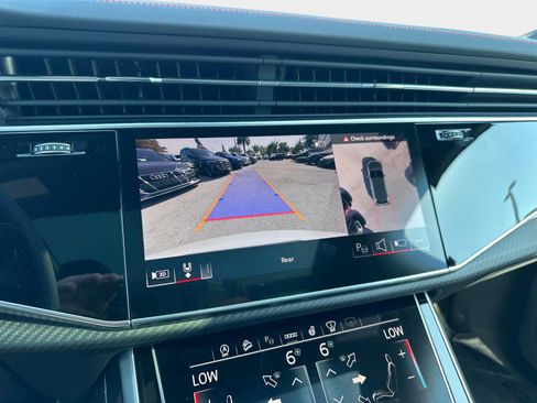 New 2026 Audi SQ7 Prestige image 25