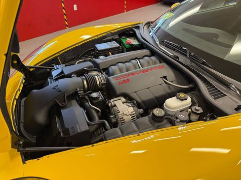Used 2011 Chevrolet Corvette Coupe w/ 1LT RWD image 23