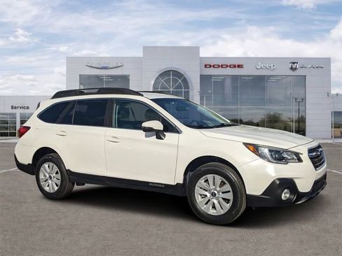 Used 2018 Subaru Outback 2.5i Premium image 1