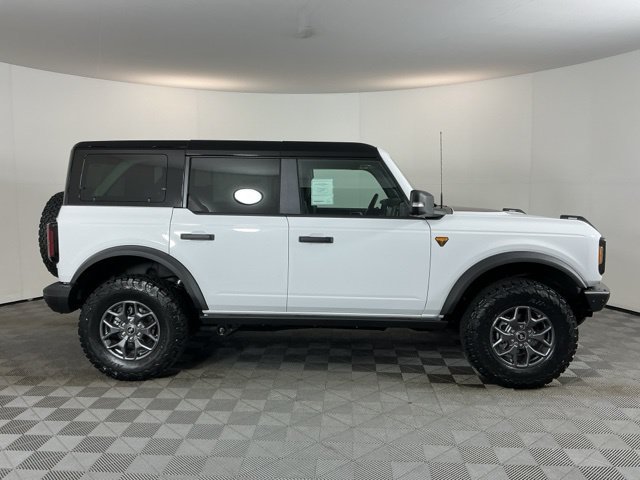 Used 2025 Ford Bronco Badlands AWD/4WD image 4