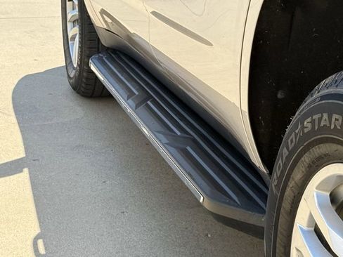 Used 2023 Chevrolet Tahoe LT RWD image 9