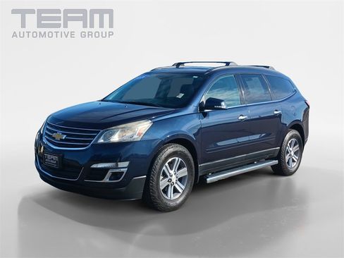 Used 2016 Chevrolet Traverse LT image 3