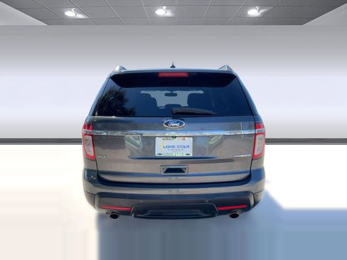 Used 2015 Ford Explorer XLT w/ Equipment Group 202A image 9