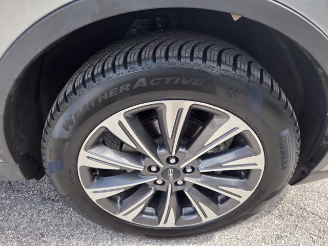 Used 2022 Lincoln Corsair Reserve w/ Equipment Group 201A FWD image 10