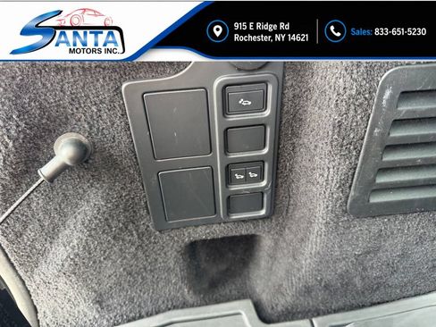 Used 2020 Land Rover Discovery Landmark AWD/4WD image 14