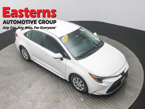 Used 2024 Toyota Corolla LE FWD image 3