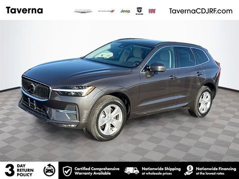Used 2022 Volvo XC60 B5 Momentum image 1