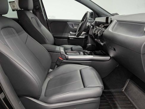 Certified 2025 Mercedes-Benz GLA 250 4MATIC image 38