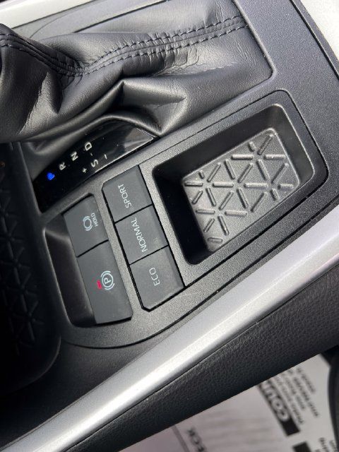 Used 2025 Toyota RAV4 XLE FWD image 26