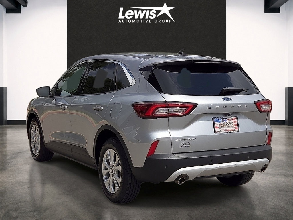 Used 2024 Ford Escape Active w/ Tech Pack #1 FWD image 3