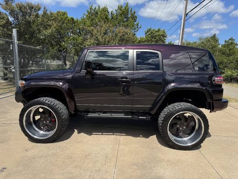 Used 2007 Toyota FJ Cruiser 2WD w/ Convenience Pkg image 9