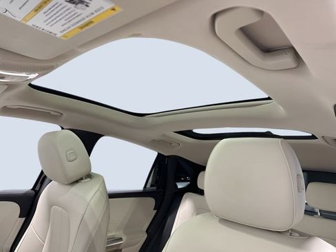 Certified 2022 Mercedes-Benz GLA 250 Black image 30