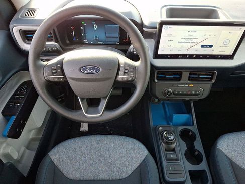 New 2025 Ford Maverick XLT image 8