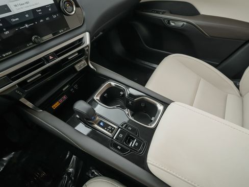 Used 2024 Lexus RX 350 FWD w/ Technology Package image 11