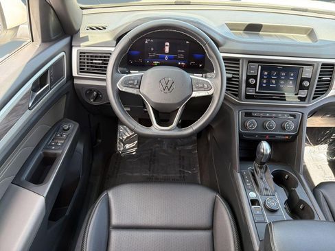 Certified 2023 Volkswagen Atlas Cross Sport SE image 26