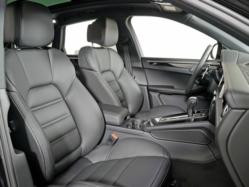 Used 2026 Porsche Macan S AWD/4WD image 39
