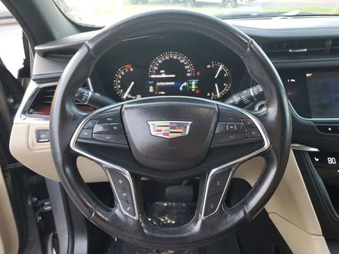 Used 2018 Cadillac XT5 Luxury w/ Driver Awareness Package image 20
