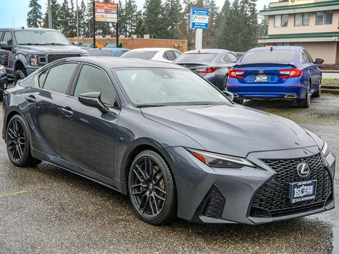 Used 2023 Lexus IS 500 image 6