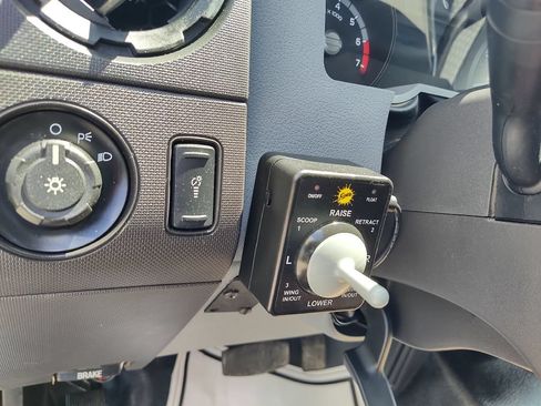 Used 2016 Ford F250 XL w/ Power Equipment Group AWD/4WD image 25