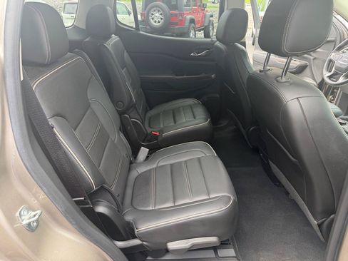 Used 2023 GMC Acadia Denali w/ Denali Ultimate Package FWD image 14