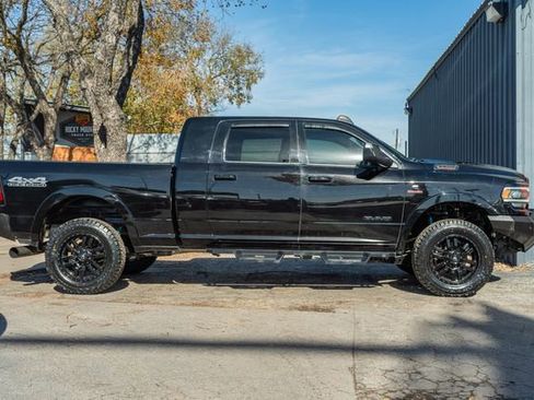 Used 2020 RAM 2500 Laramie w/ Night Edition image 7