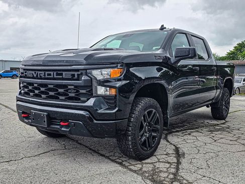 Used 2023 Chevrolet Silverado 1500 Custom Trail Boss w/ LPO, Dark Essentials Package AWD/4WD image 3