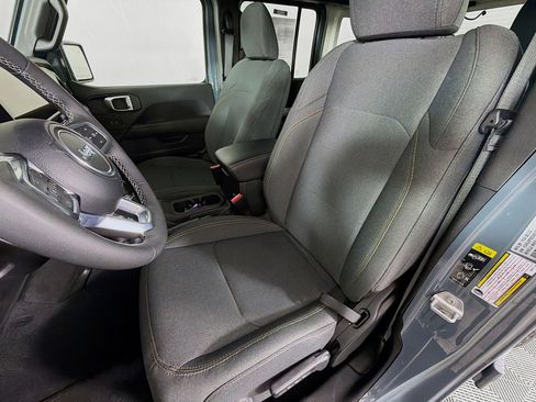 Used 2025 Jeep Wrangler Sahara w/ Safety Group image 12