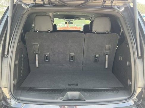 Used 2025 Chevrolet Tahoe LT RWD image 19