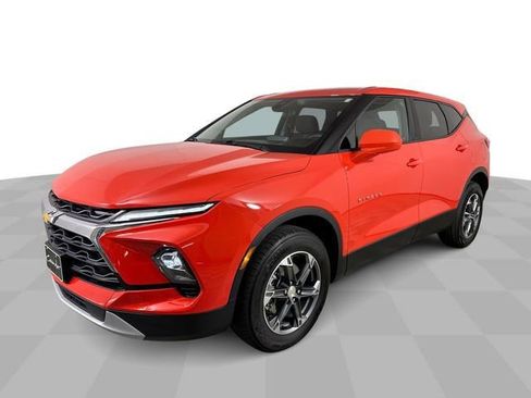 Used 2025 Chevrolet Blazer LT AWD/4WD image 1