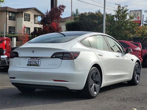 Used 2022 Tesla Model 3 Long Range image 6